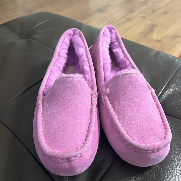 UGG Shoes - UGG Pink Women's Slippers